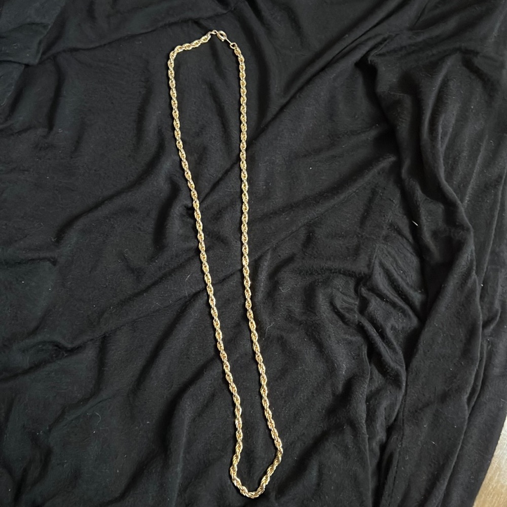 Gold plated rope chain Looks real Excellent clasp